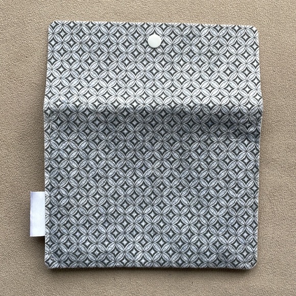 QATAR AIRWAYS pouch - empty amenity kit - Picture 4 of 6